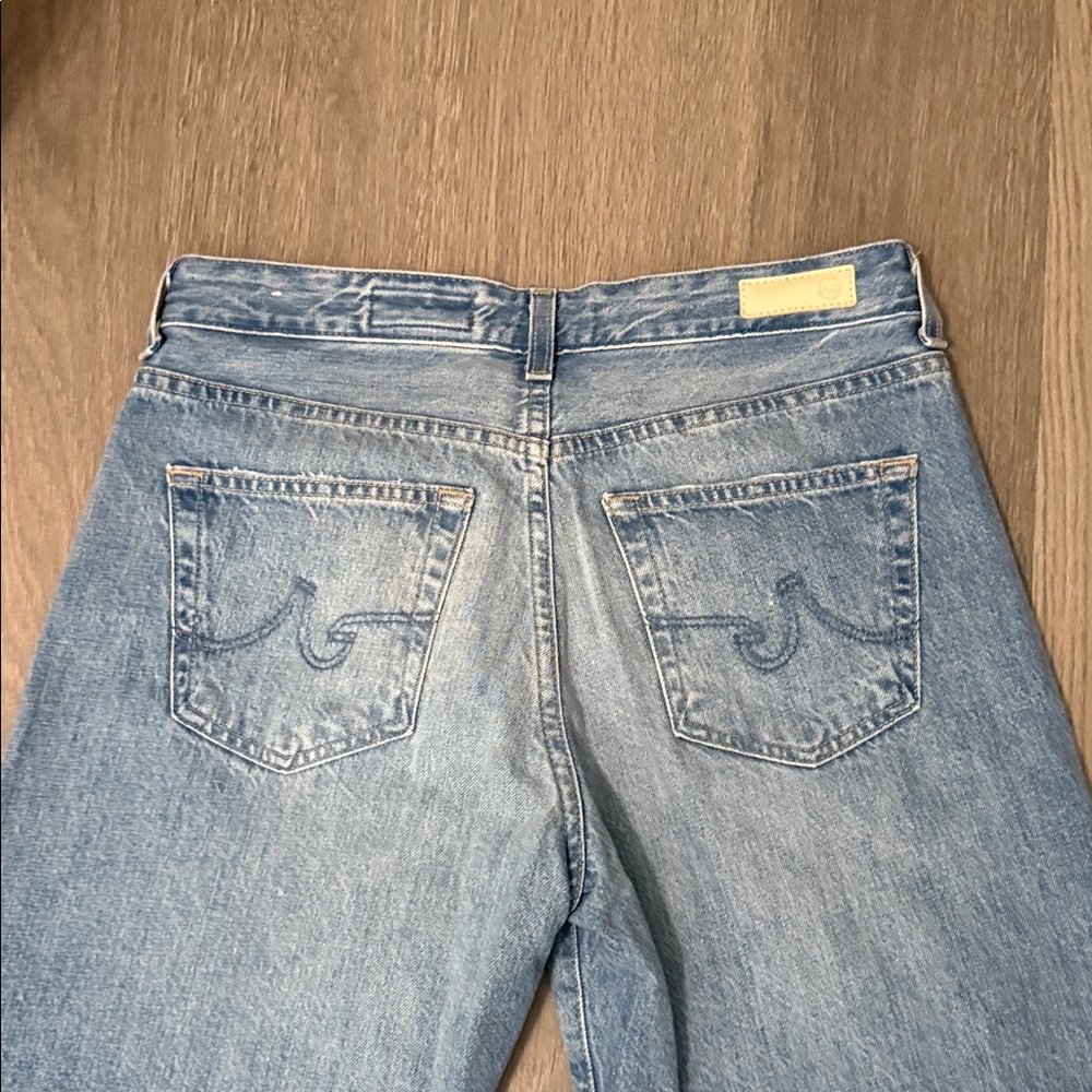 Relaxed Wide-Leg Women’s Jeans in Light Blue Denim - Picture 8 of 8